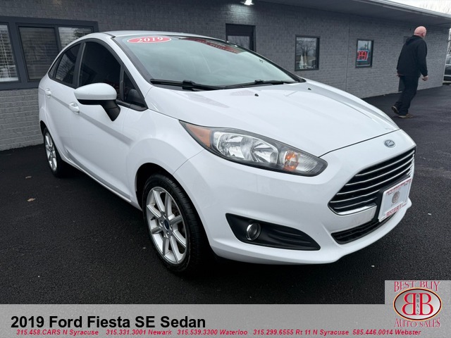 2019 Ford Fiesta SE's photo